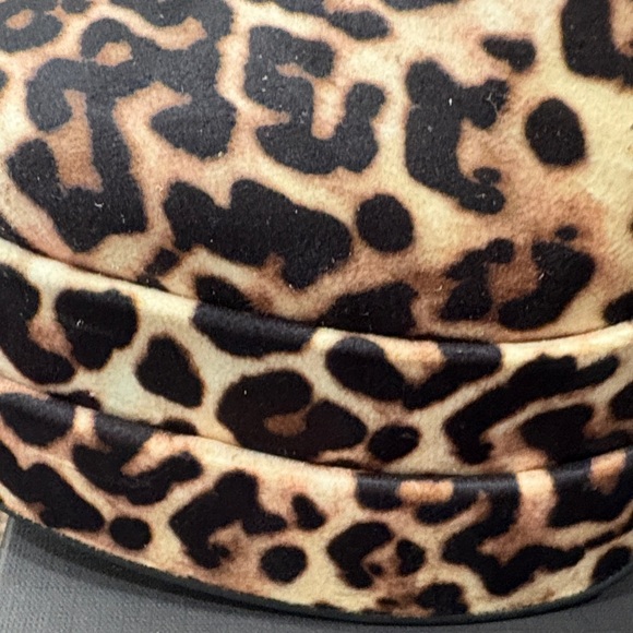 Steve Madden Leopard Print Platform Boots.  Cobra Leo velvet. - Picture 2 of 3